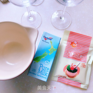 牛奶草莓布丁步骤3