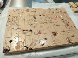草莓什锦牛轧糖步骤8