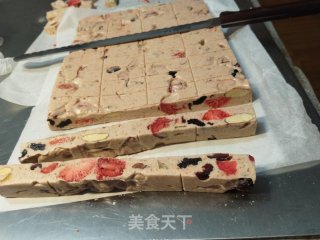 草莓什锦牛轧糖步骤9
