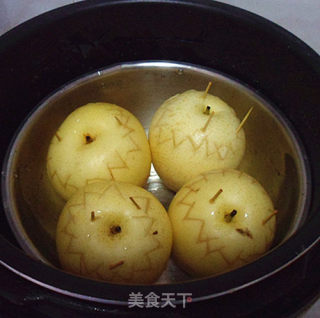 银耳蒸皇冠梨步骤5