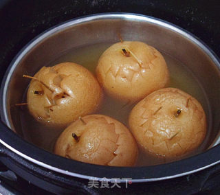 银耳蒸皇冠梨步骤6