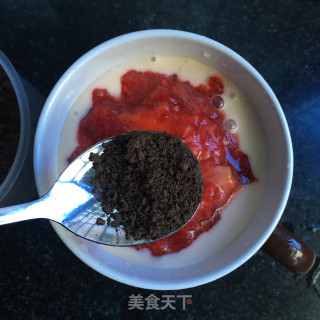 草莓炭烧酸奶盆栽步骤6