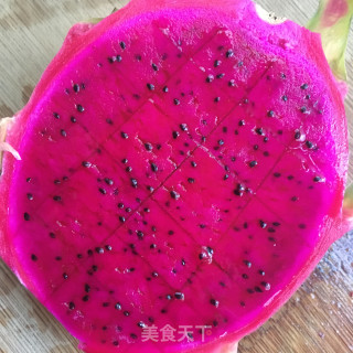 火龙果拌草莓步骤6