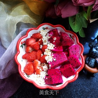 火龙果拌草莓步骤8