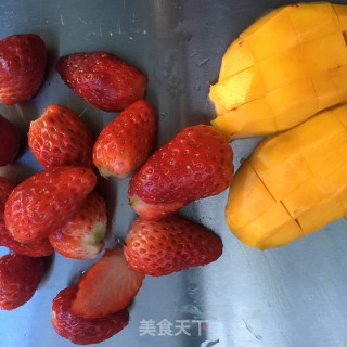 炭烧酸奶拌草莓步骤6