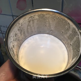 草莓汁拌酸奶步骤2 草莓汁拌酸奶步骤2