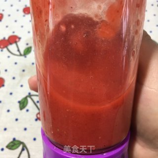 草莓汁拌酸奶步骤4 草莓汁拌酸奶步骤4