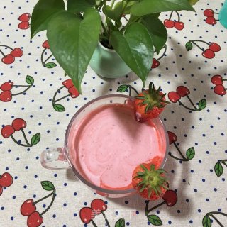 草莓汁拌酸奶步骤7 草莓汁拌酸奶步骤7