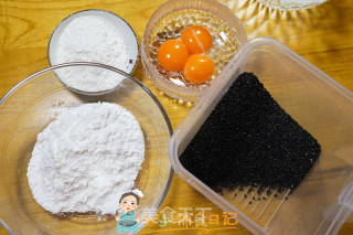 10个月以上辅食蛋黄芝麻小饼干步骤1 10个月以上辅食蛋黄芝麻小饼干步骤1