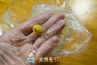 10个月以上辅食蛋黄芝麻小饼干步骤5 10个月以上辅食蛋黄芝麻小饼干步骤5
