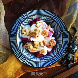火龙果拌酸奶步骤7