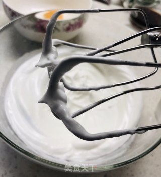 手指饼干，提拉米苏的底料，也是一款好吃的小零食步骤2