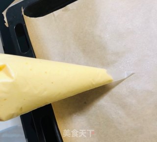 手指饼干，提拉米苏的底料，也是一款好吃的小零食步骤6
