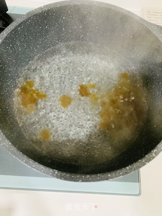 雪燕桃胶炖牛奶步骤1