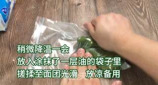三色冰皮月饼，亲子美食，和孩子一起做吧，软糯可口甜品步骤6