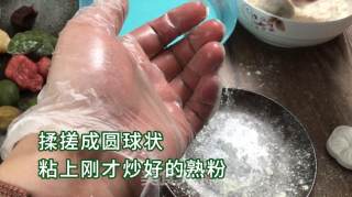 三色冰皮月饼，亲子美食，和孩子一起做吧，软糯可口甜品步骤11