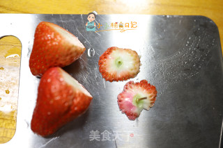 6个月以上草莓酸奶步骤2