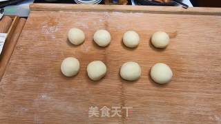 新手版甜甜圈,免烤箱,松软又可口,吃一口就爱上步骤6 新手版甜甜圈,免烤箱,松软又可口,吃一口就爱上步骤6