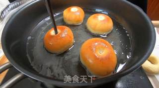 新手版甜甜圈,免烤箱,松软又可口,吃一口就爱上步骤10 新手版甜甜圈,免烤箱,松软又可口,吃一口就爱上步骤10