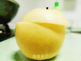 止咳化痰蜂蜜蒸梨步骤1